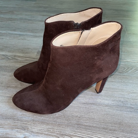 Faux suede Nina West booties. Color: dark brown. Size: US 9.5M. Gently worn. - Picture 2 of 7